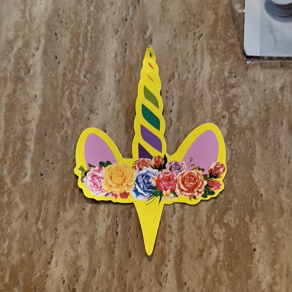 New but open Unicorn Cupcake decorative wrap - Picture 3 of 4